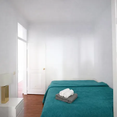 Lägenhet Campo De Ourique Portuguese 2-bedroom With Backyard